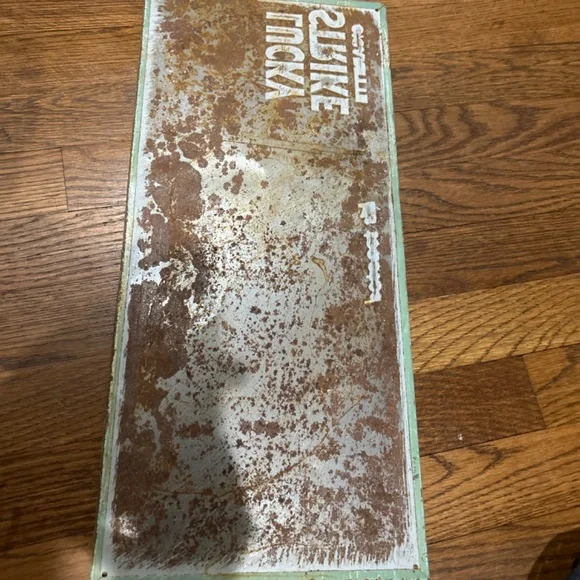 Sign - Picture 2 of 5